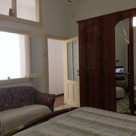 Casa Vacanza شقة ليباري